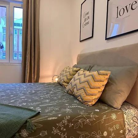 Newly Renovated Apartment Lisbon-3